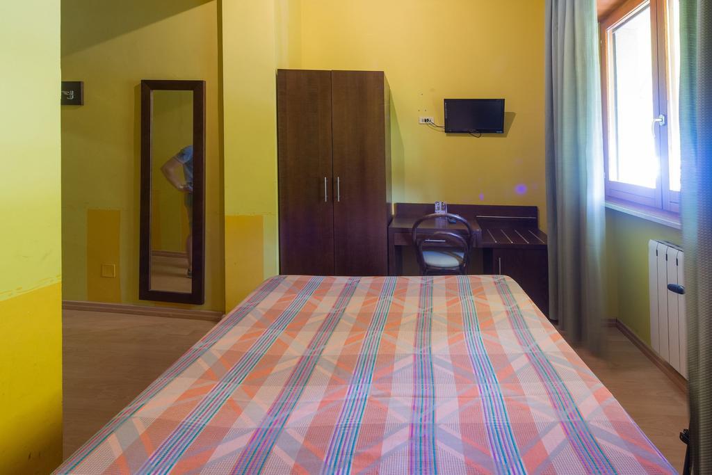 Hotel Del Camerlengo Fara San Martino Oda fotoğraf